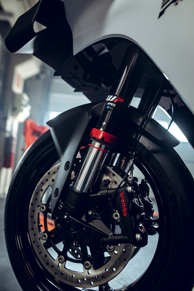 735495_MY26_KTM 990 RC R TRACK_PARTS_DETAILS _69_PARTS_DETAILS_PARTS_DETAILS