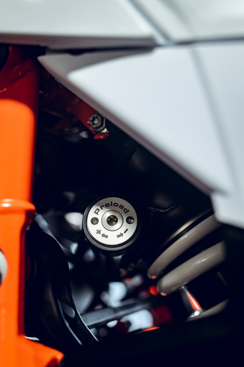 735429_MY26_KTM 990 RC R TRACK_PARTS_DETAILS _1_PARTS_DETAILS_PARTS_DETAILS