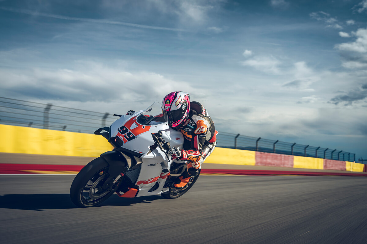 MY26 KTM 990 RC R TRACK