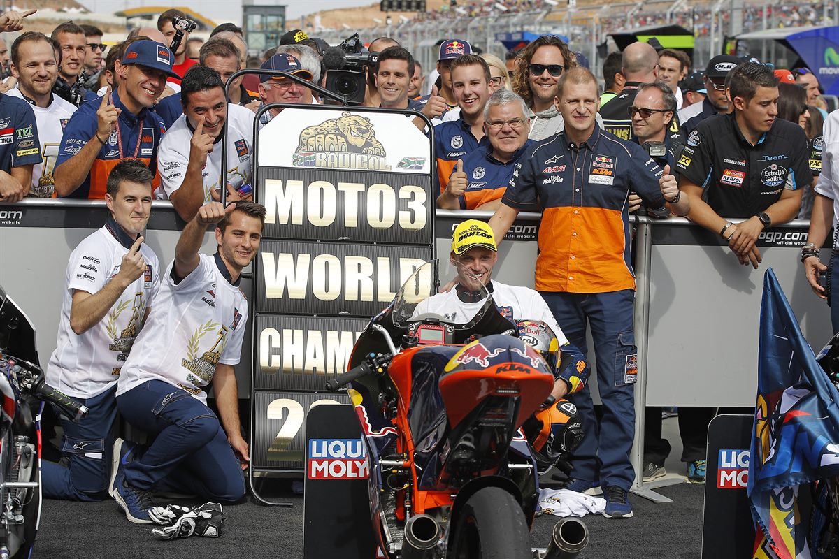 Brad Binder & Team KTM RC250 GP Parc Ferme Aragon 2016