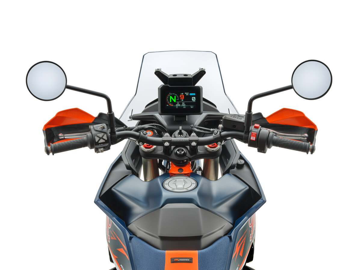 736672_2027 KTM 890 ADVENTURE R Rally _GLOBAL_EU_STUDIO