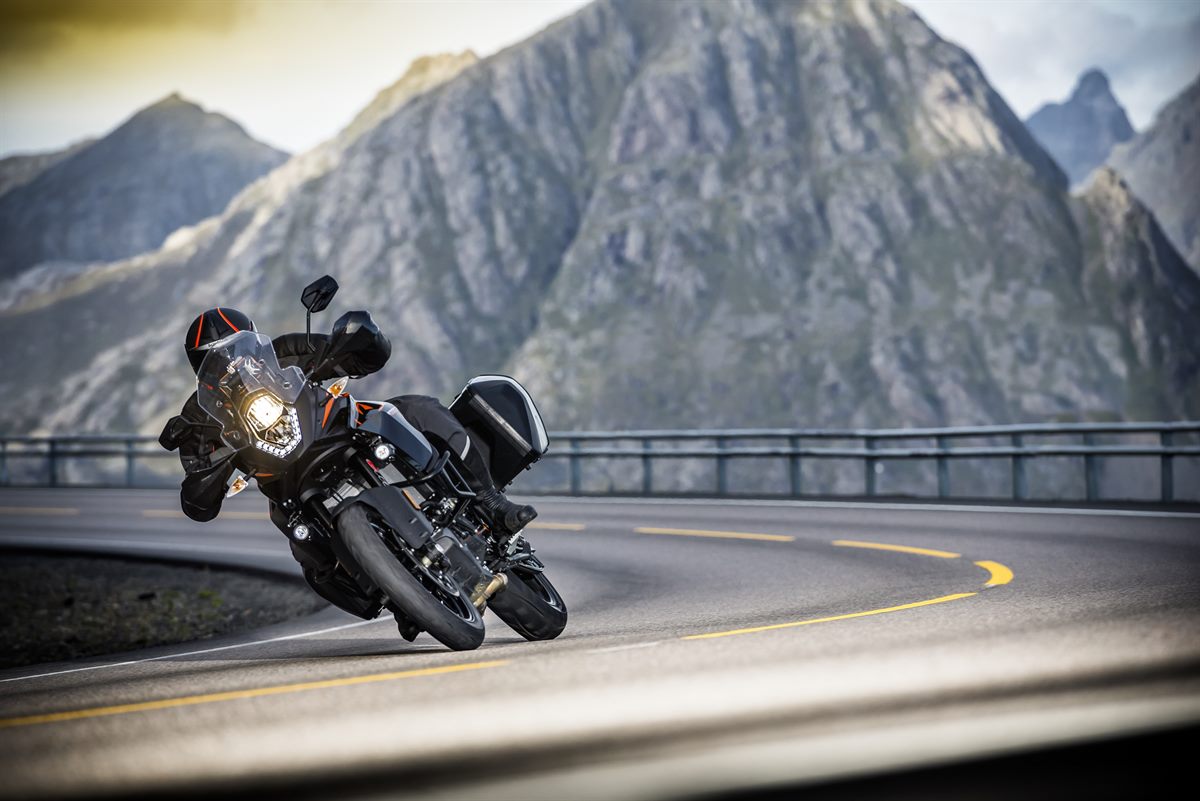 KTM 1090 ADVENTURE_Action