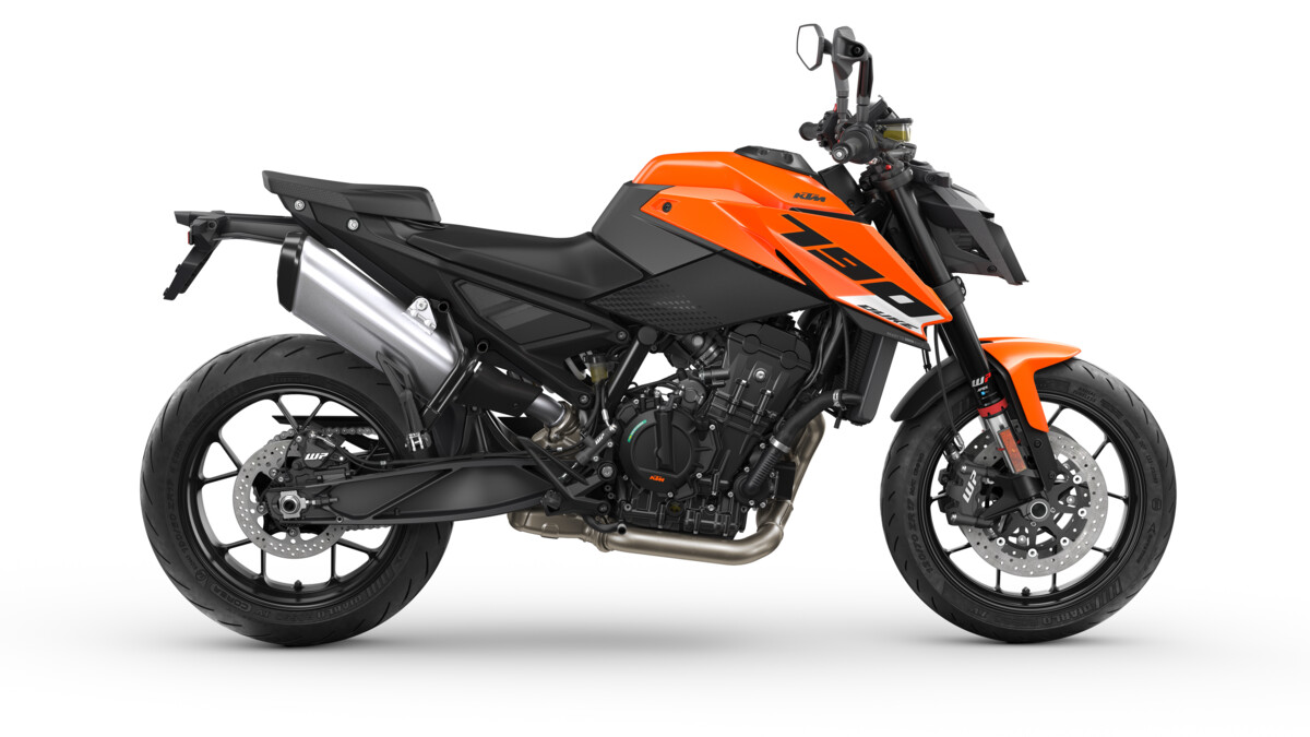 752484_MY27_KTM 790 DUKE STUDIO _EUROPE_ GLOBAL_Studio