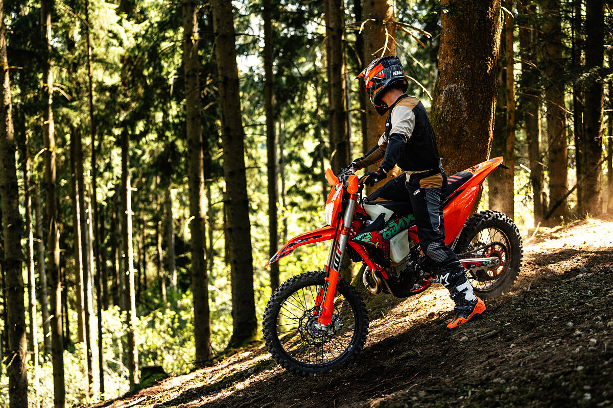 2027 KTM EXC 6DAYS Range_05