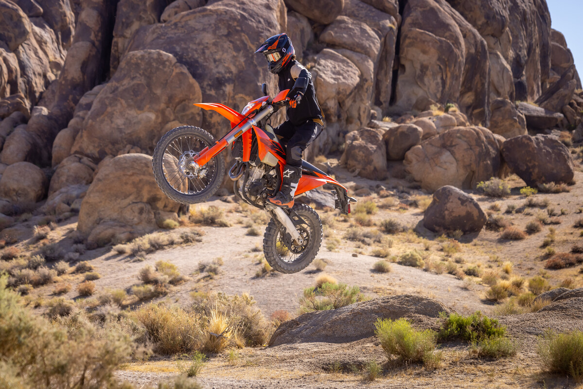756428_2027 KTM 350 EXC-F_US_Action_USA