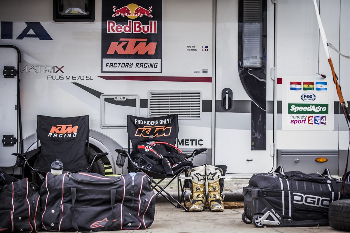 Toby Price Bivouac Dakar 2017