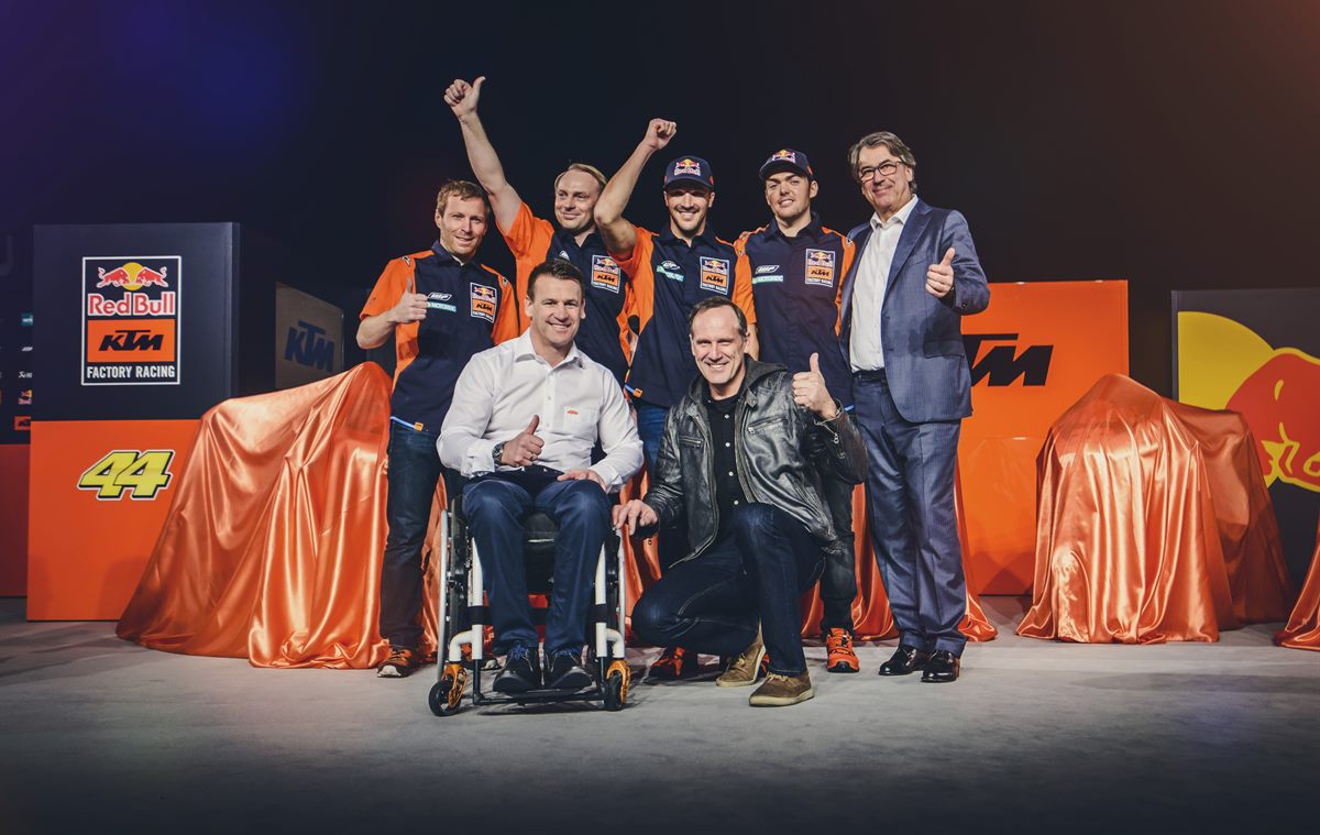 Stefan Huber, Pit Beirer, Alex Doringer, Sam Sunderland, Heinz Kinigadner, Matthias Walkner & Stefan Pierer 2017