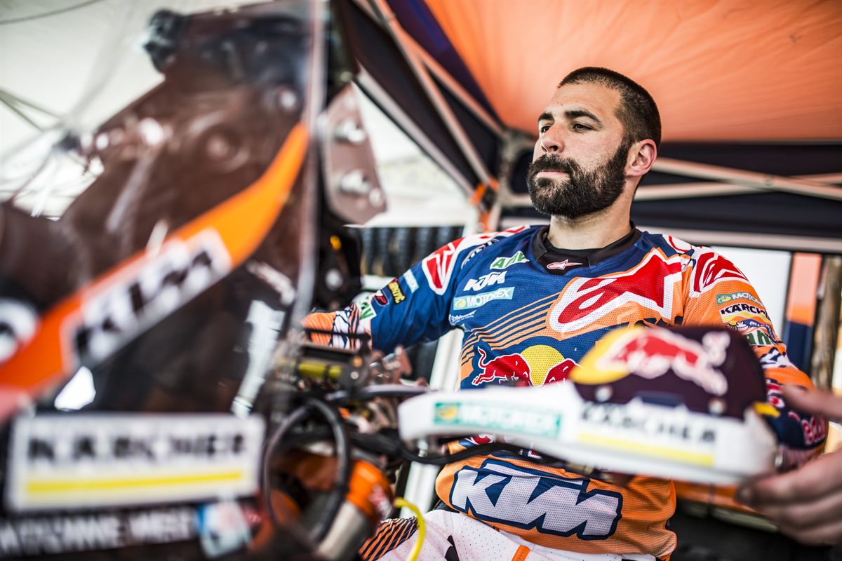 Antoine Meo KTM 450 RALLY Paddock Abu Dhabi 2017