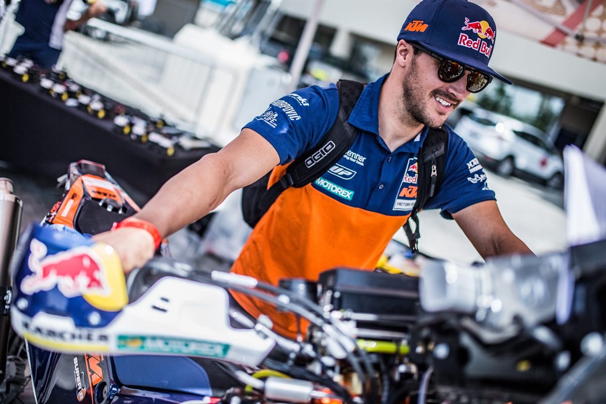 Sam Sunderland KTM 450 RALLY Abu Dhabi 2017