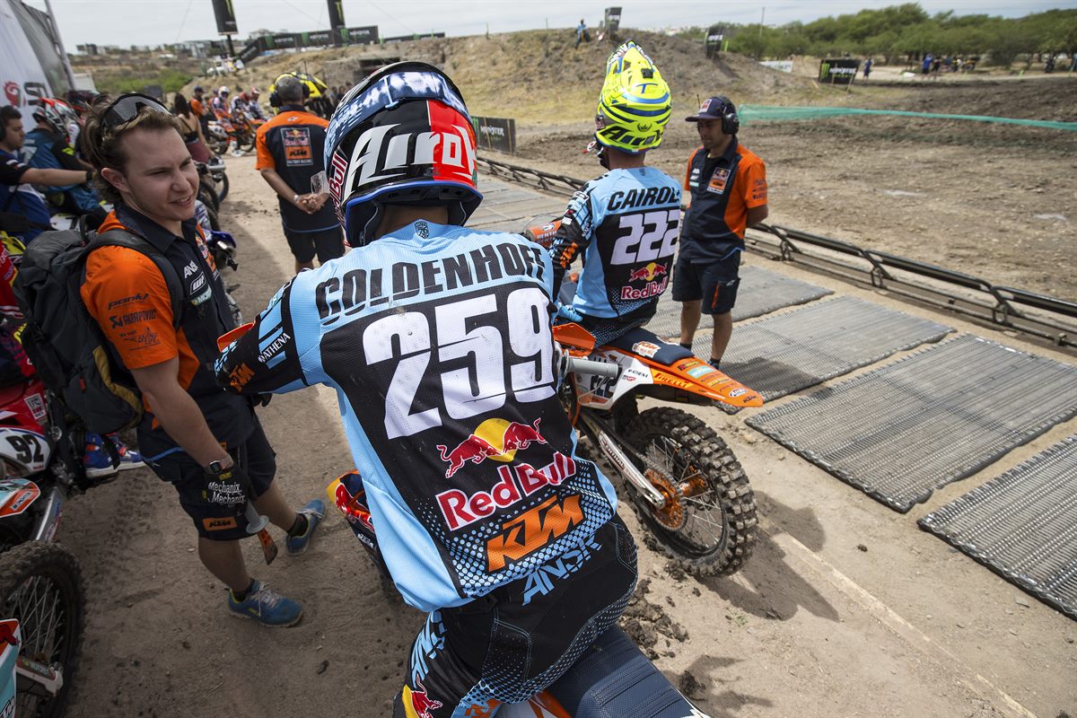 Glenn Coldenhoff & Tony Cairoli KTM 450 SX-F Start Leon 2017