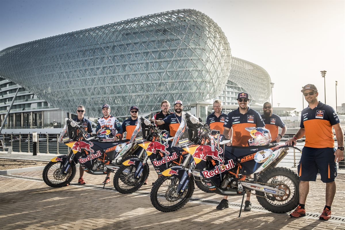 Sam Sunderland, Antoine Meo, Matthias Walkner & Staff KTM 450 RALLY Abu Dhabi 2017