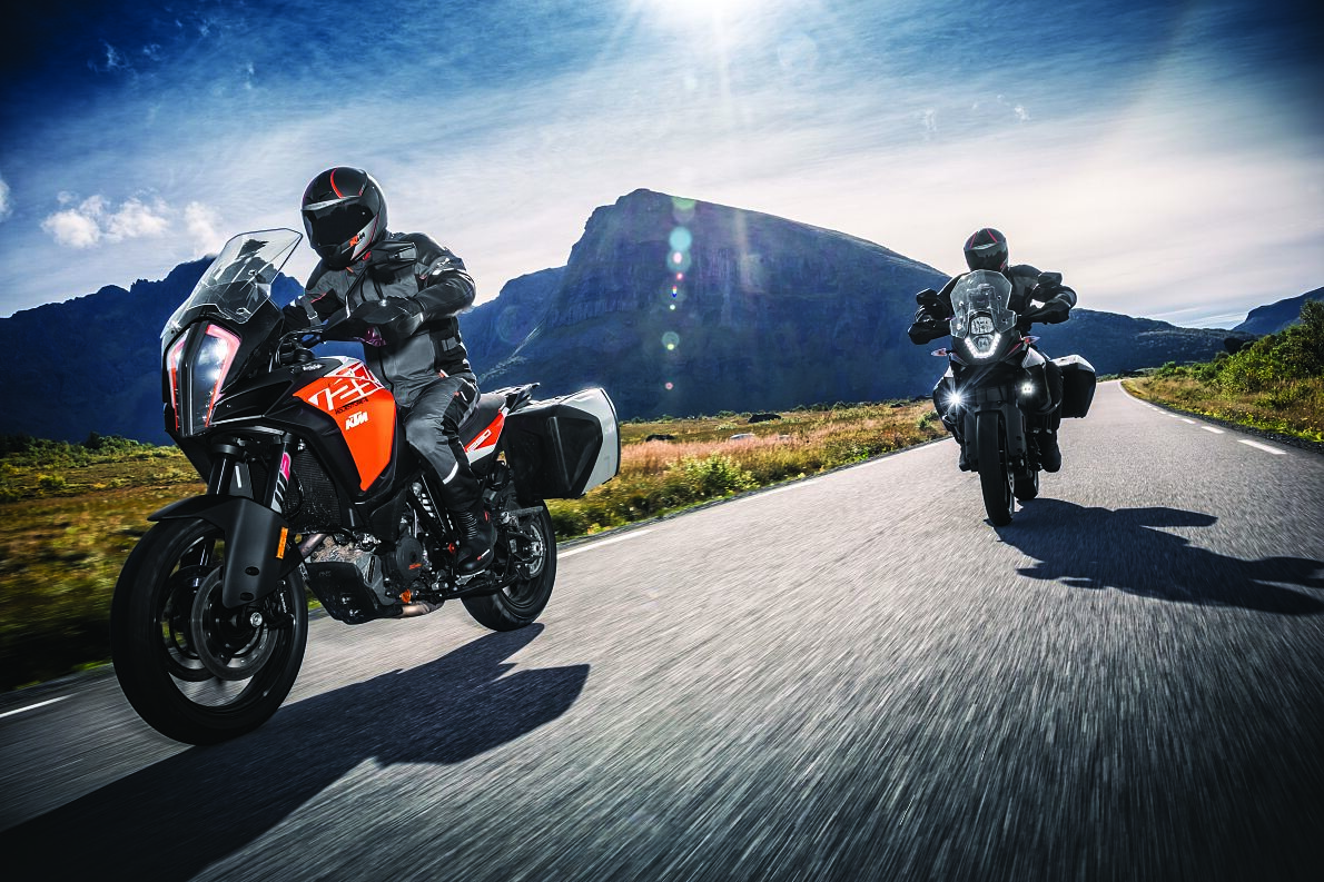 KTM 1090 ADV_KTM 1290 SADV S_Action 03