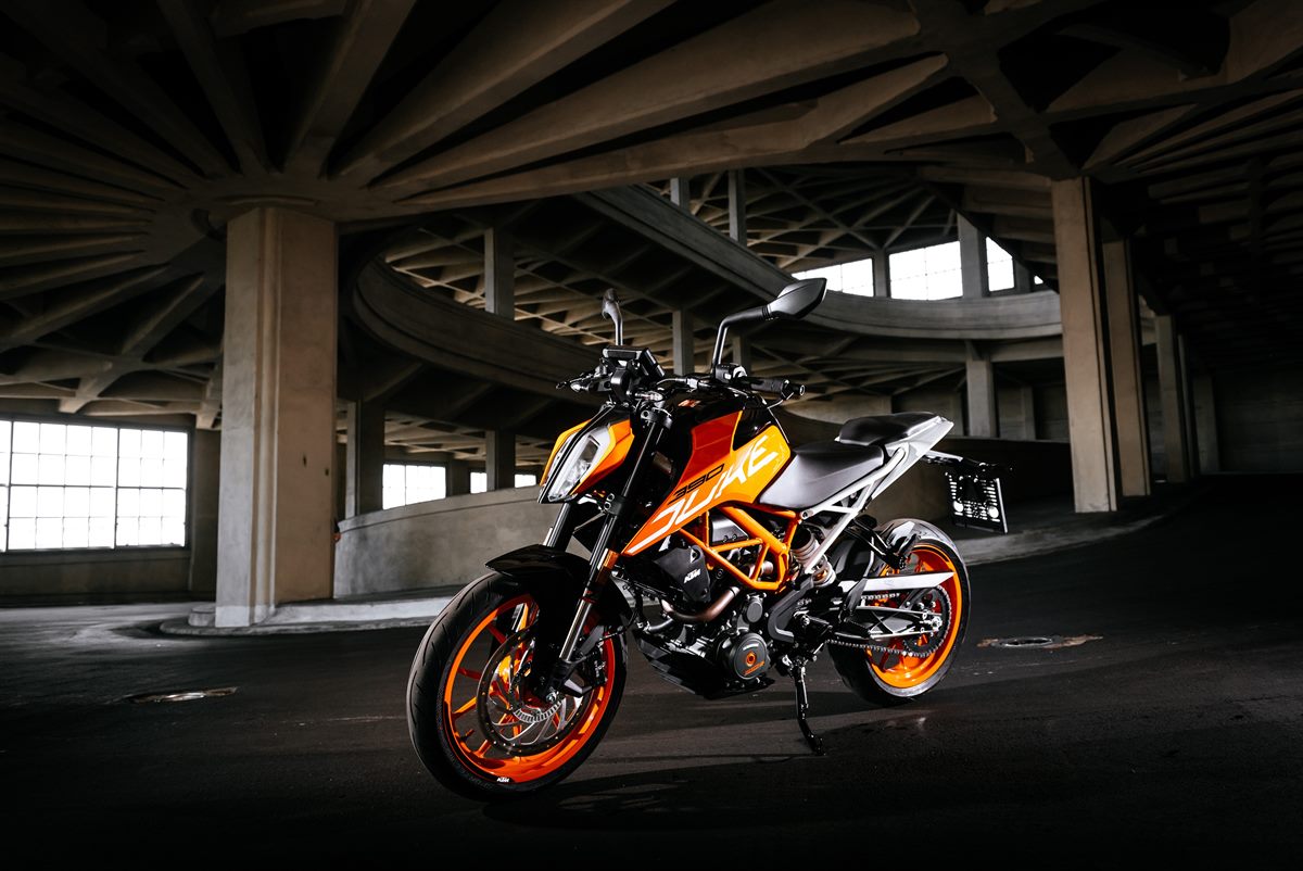 KTM 390 DUKE STATIC 1