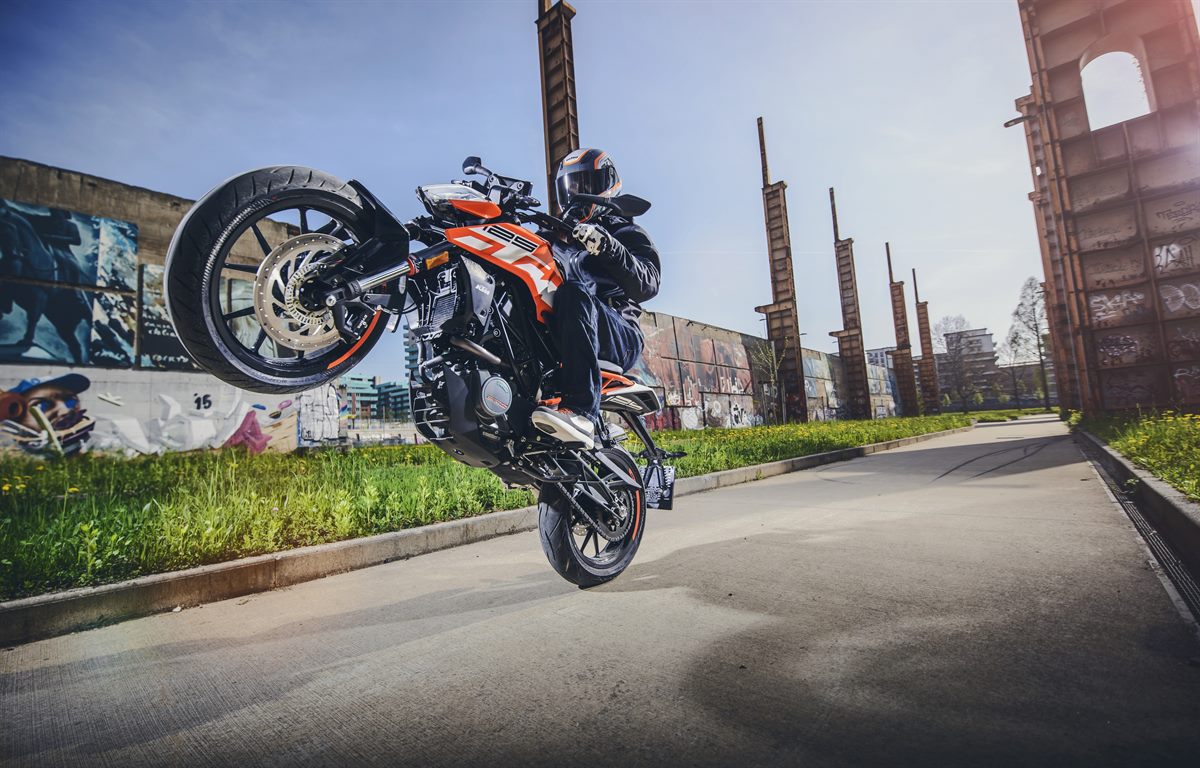 KTM 125 DUKE ACTION 2