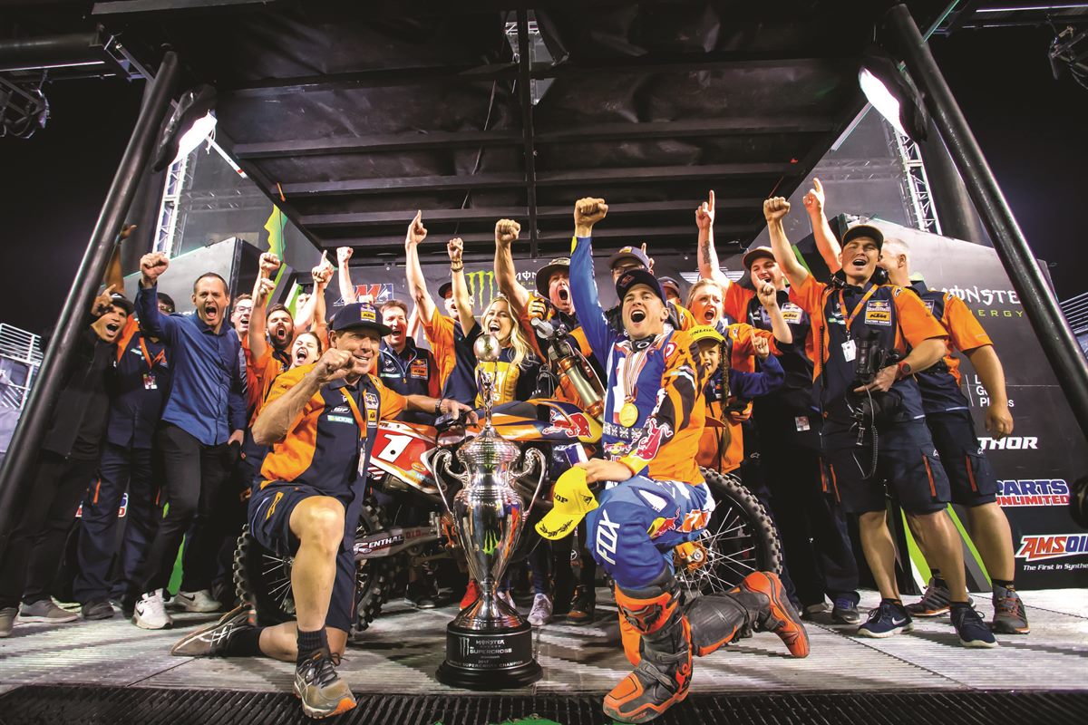Ryan Dungey_Roger de Coster_Team KTM 450 SX-F Podium Las Vegas 2017