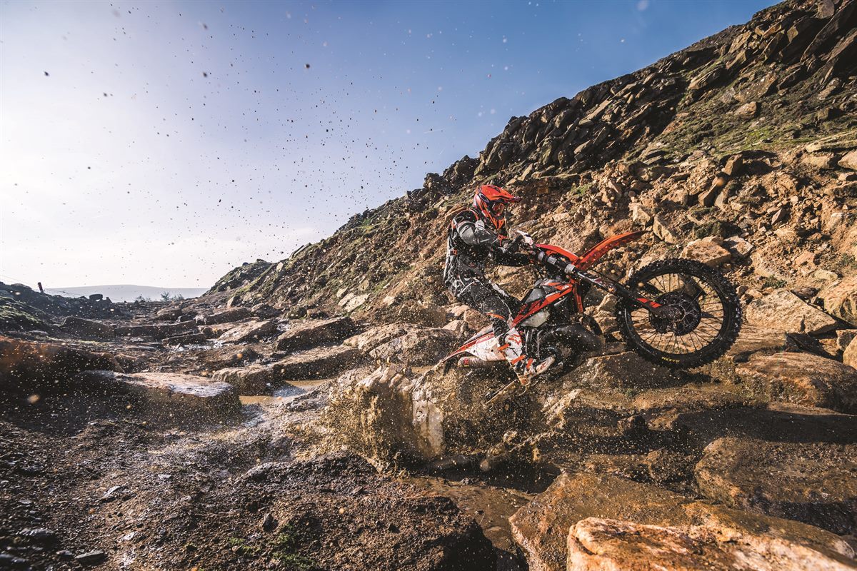 KTM 300 EXC TPI MY 2018 Action_02