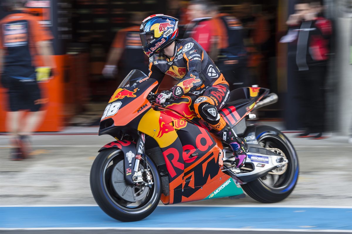 Bradley Smith KTM RC16 Pit Lane Le Mans 2017