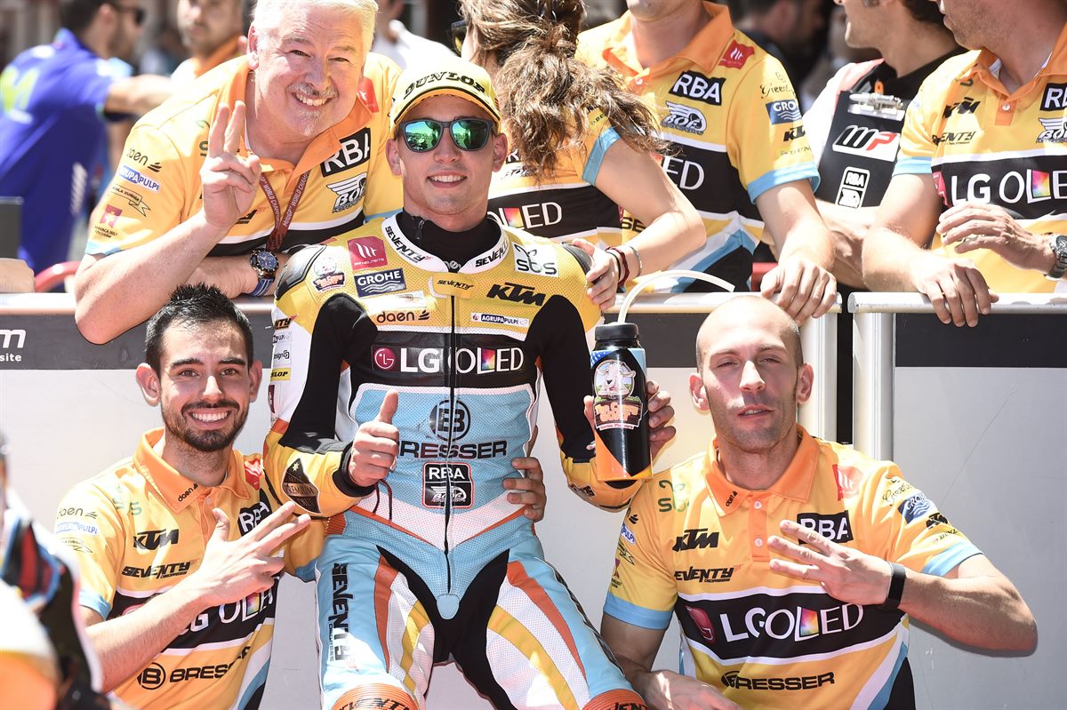 Juanfran Guevara & Team KTM RC250 GP Parc Ferme Circuit de Catalunya-Barcelona 2017