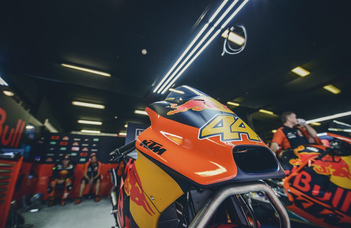 Pol Espargaro KTM RC16 Box Pit Lane Circuit de Barcelona-Catalunya 2017