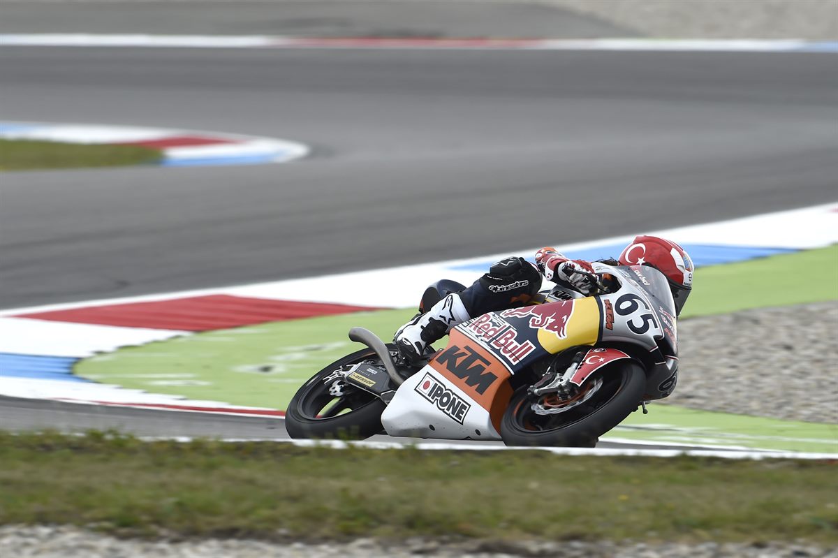 Can Öncü KTM RC250 RB TT Circuit Assen 2017
