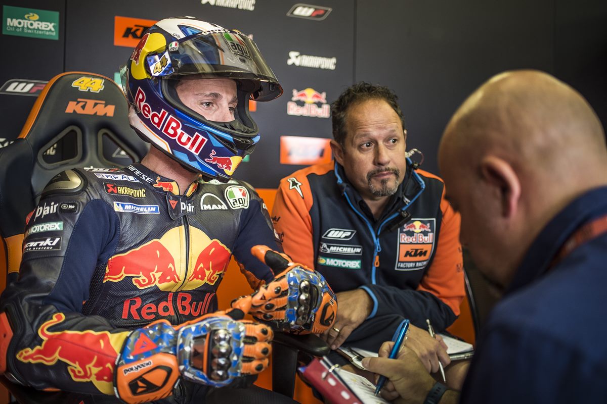 Pol Espargaro & Staff Box Sachsenring 2017