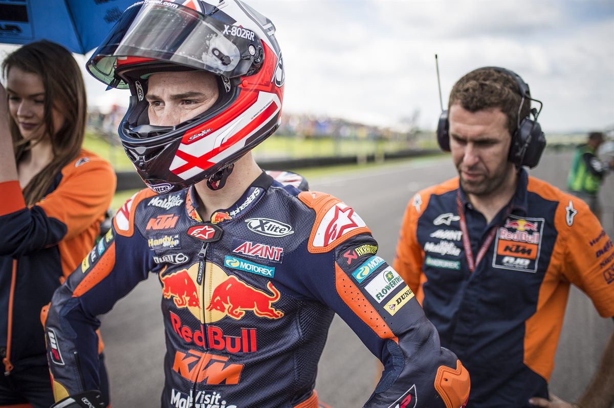 Danny Kent & Staff Start Sachsenring 2017
