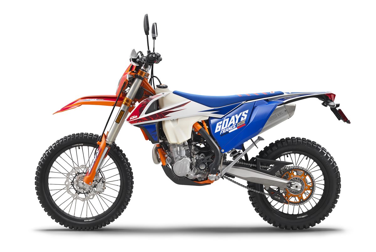178409_KTM 450 EXC-F USA Sixdays 90 degree MY2018 studio