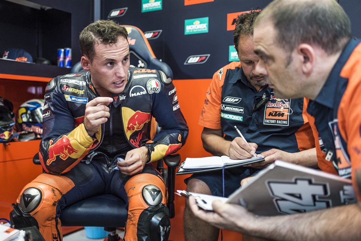 Pol Espargaro & Staff Box Red Bull Ring Spielberg 2017