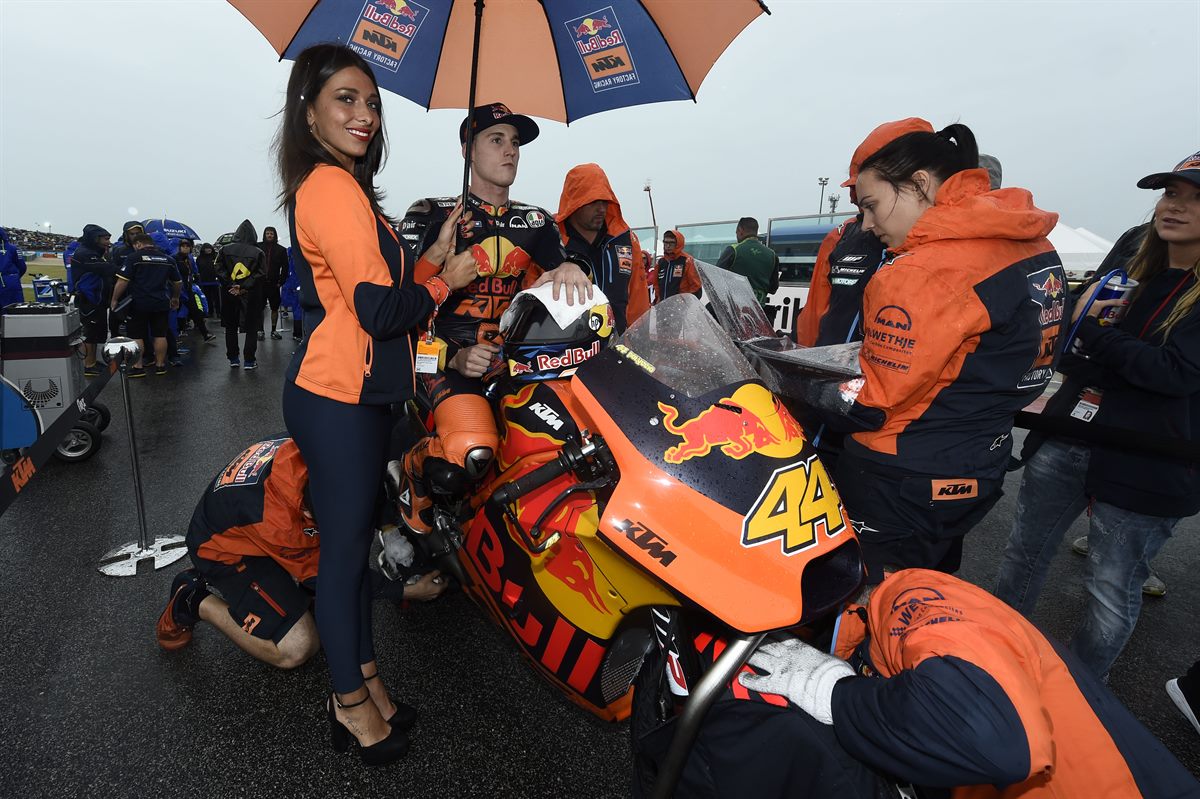 Pol Espargaro & Staff Start KTM RC16 Misano World Circuit 2017