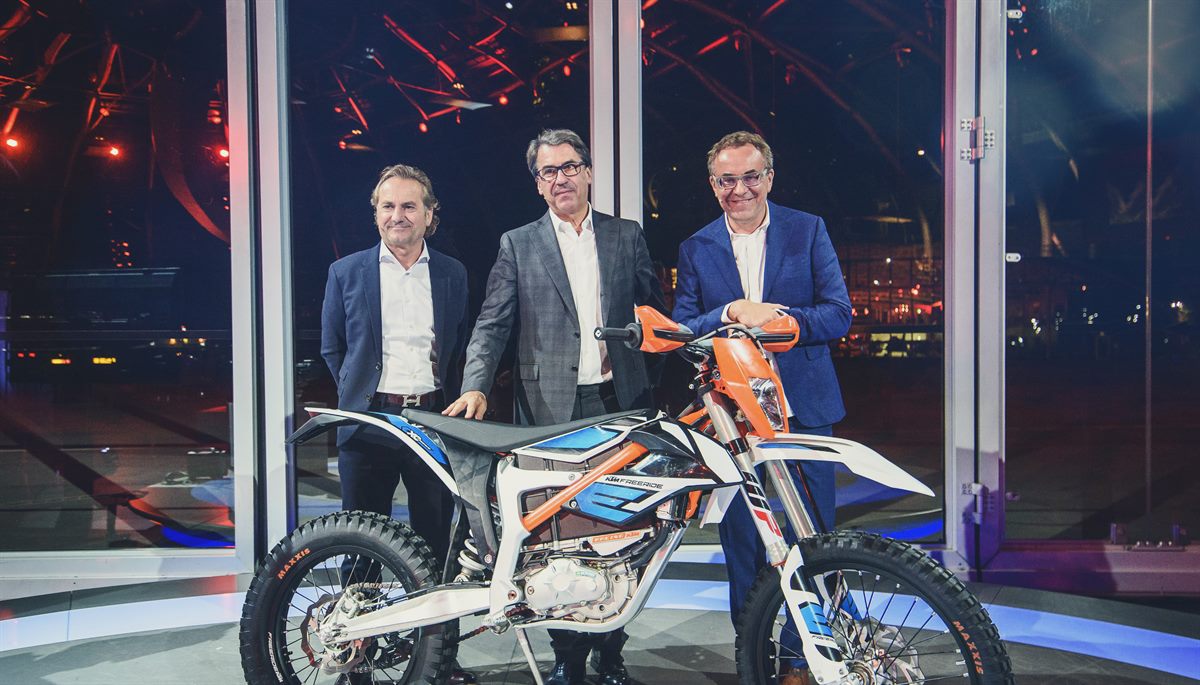 KTM FREERIDE E-XC MY2018_Trunkenpolz_Pierer_Kiska_Hangar-7