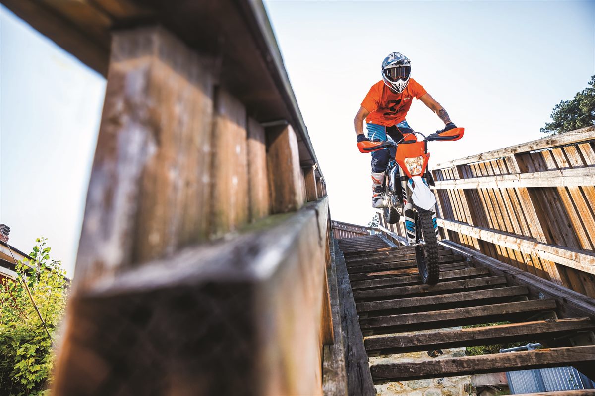 KTM FREERIDE E-XC MY2018_Action_02
