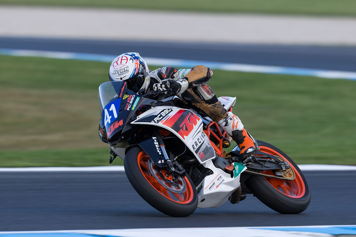 Phillip Island Supersport 300