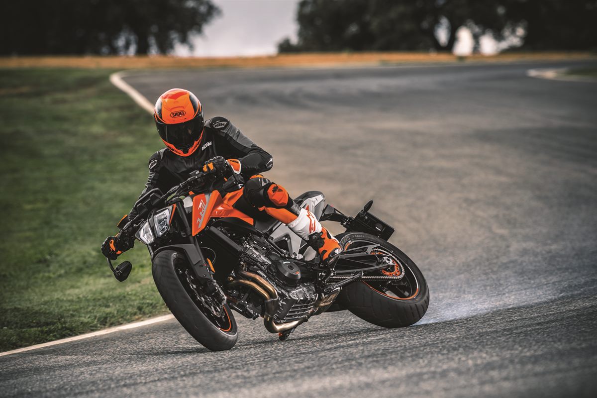 KTM 790 DUKE 2018_Action 02