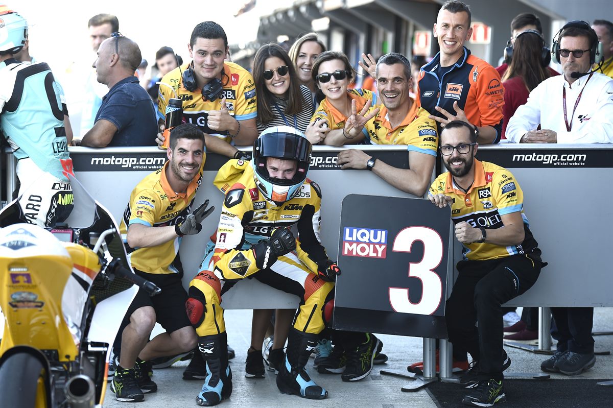 Gabriel Rodrigo & Team KTM RC250 GP Parc Ferme Comunitat Valenciana Ricardo Tormo 2017