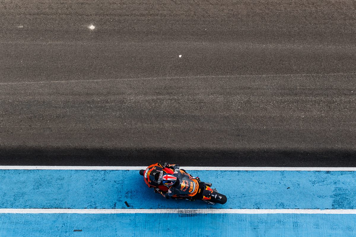 Bradley Smith KTM RC16 Pit Lane Circuito de Jerez 2017
