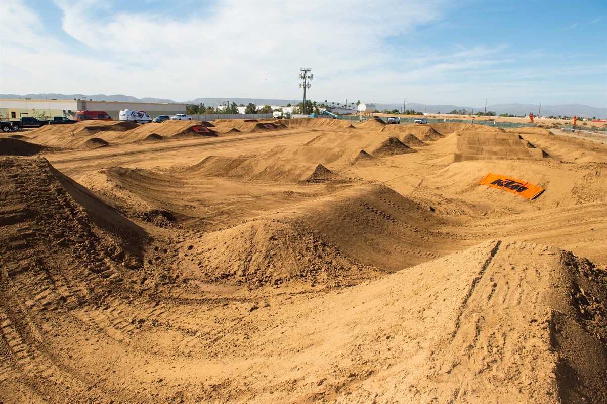 KTM SX test facility RD field_SX Team Presentation_USA_2017 © Simon Cudby