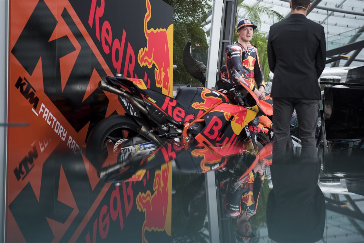 Bradley Smith KTM RC16 Hangar-7 2018