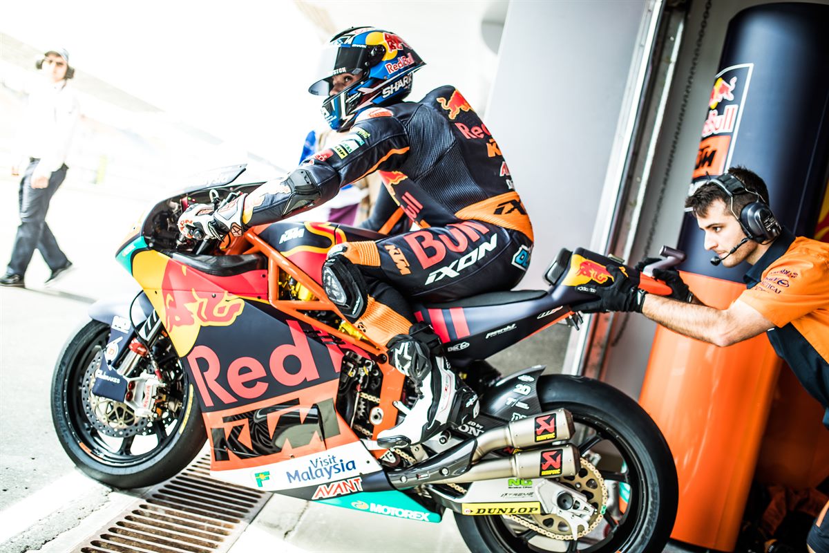 Miguel Oliveira & Mechanic KTM Moto2 Box Losail International Circuit 2018