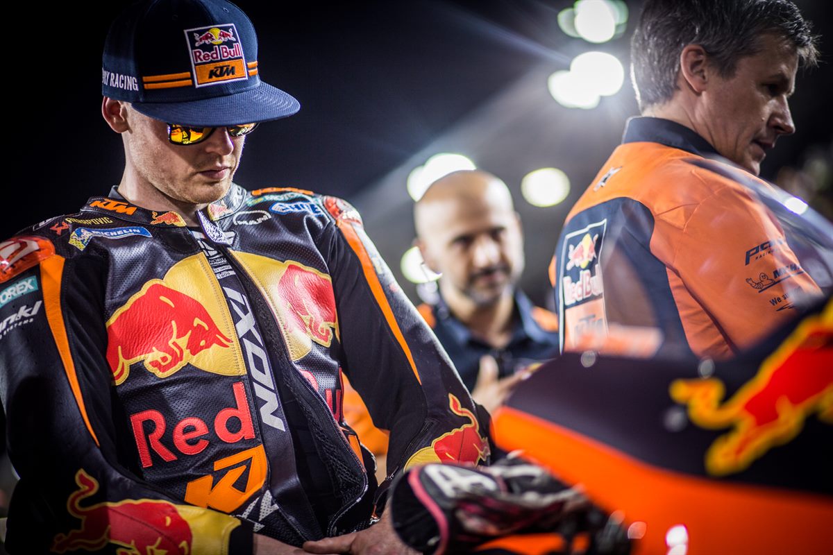 Bradley Smith & Staff KTM RC16 Start Losail International Circuit 2018