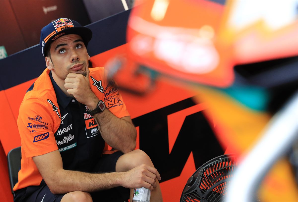 Miguel Oliveira KTM Moto2 Box Termas de Rio Hondo 2018
