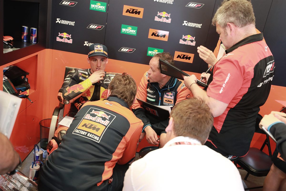 Pol Espargaro & Staff Box Circuit Of The Americas 2018