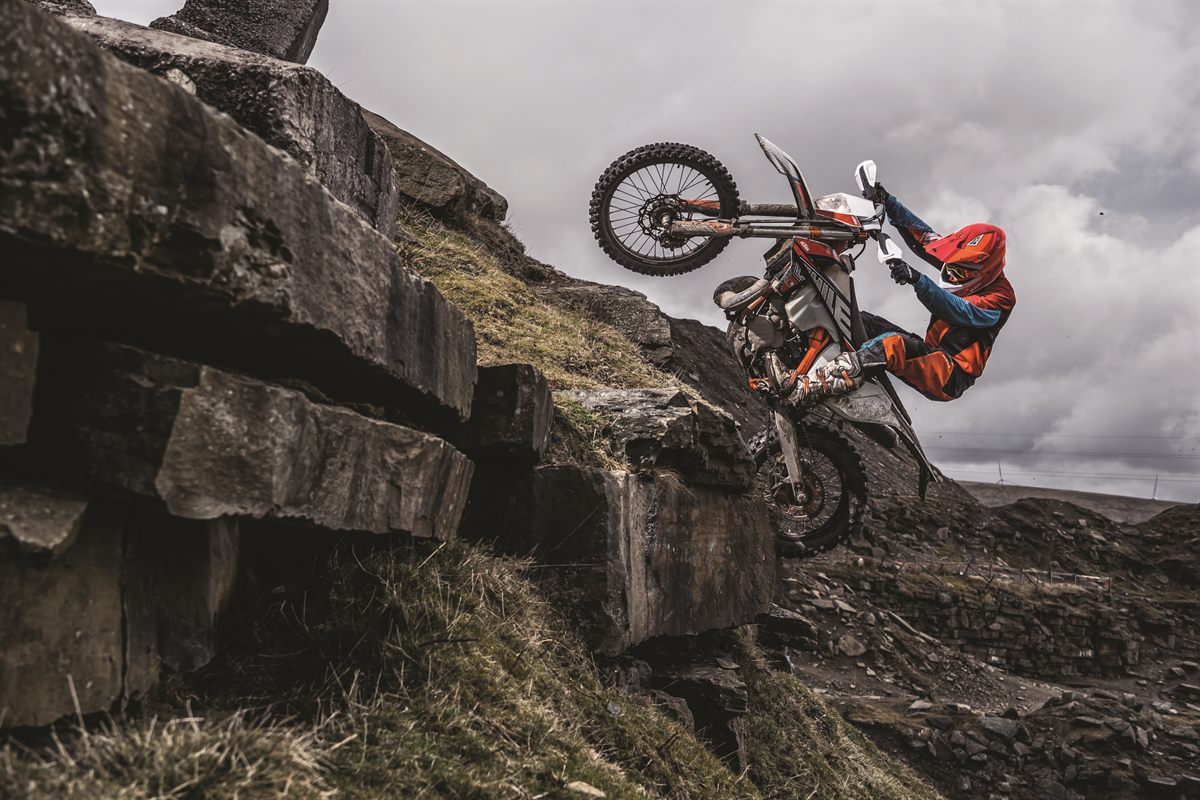 Action_KTM 300 EXC TPI SIX DAYS MY2019_03