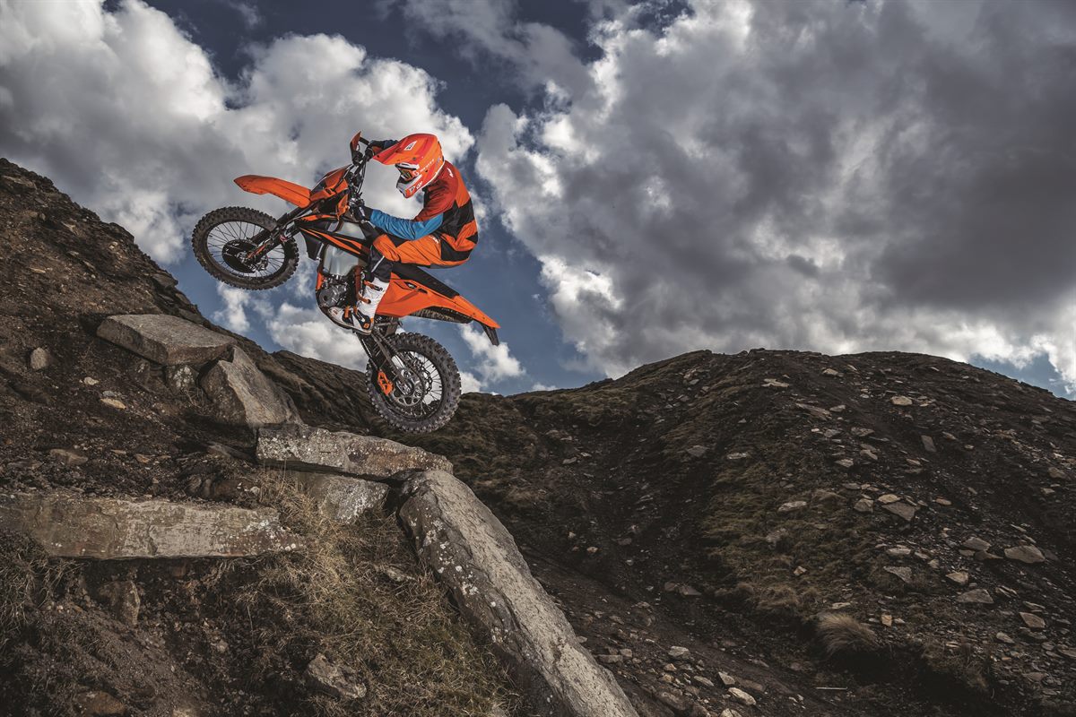Action_KTM 350 EXC-F MY2019_01