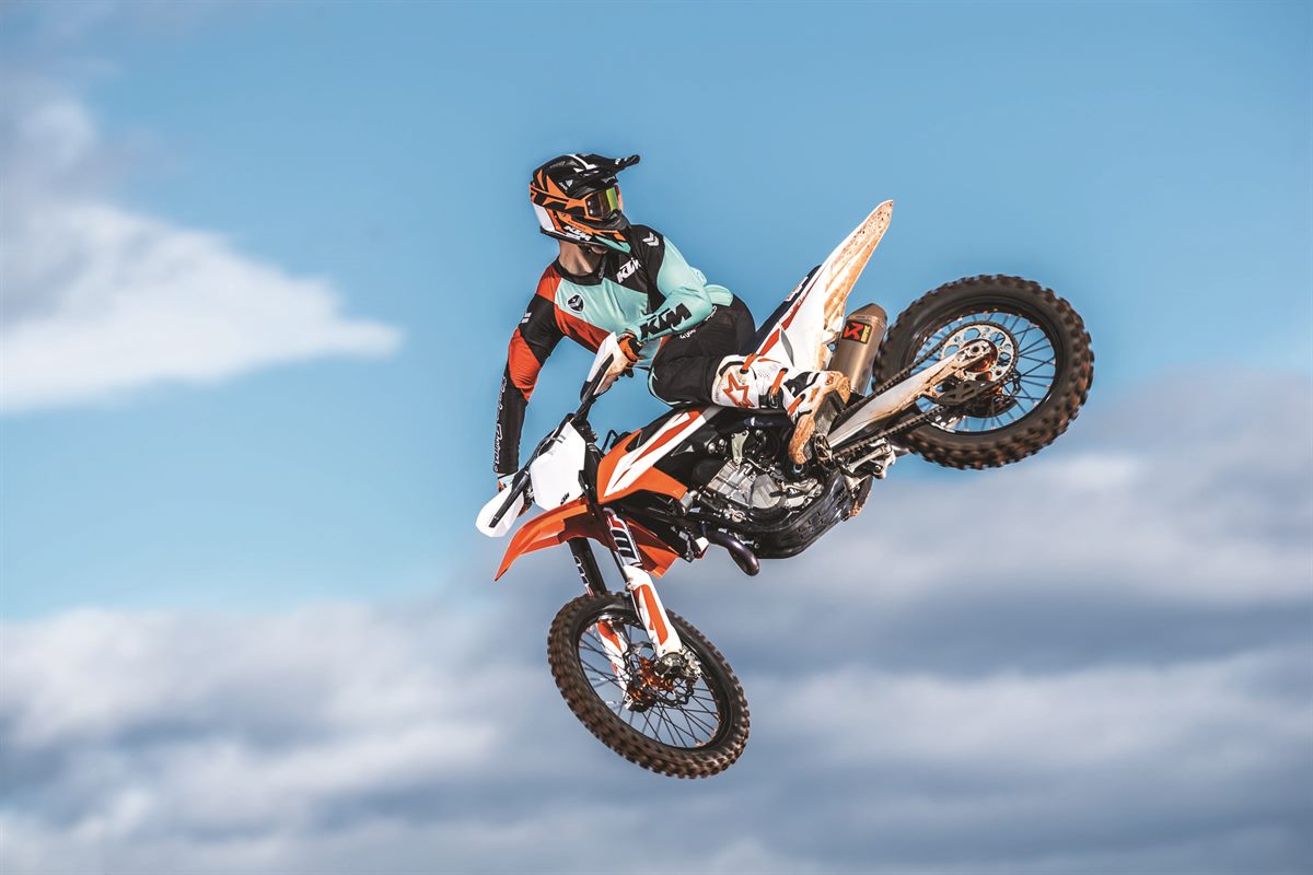 KTM 450 SX-F MY2019_Action 01