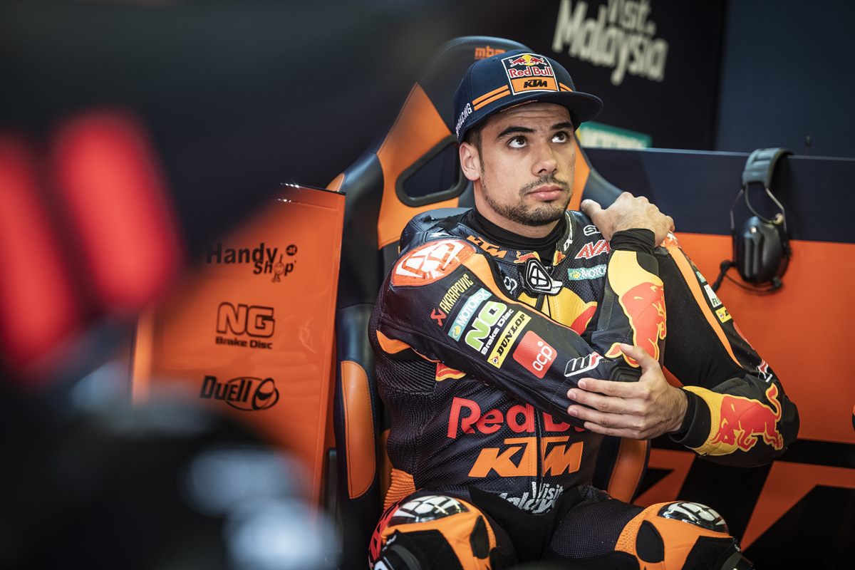 Miguel Oliveira KTM Moto2 Box Le Mans 2018