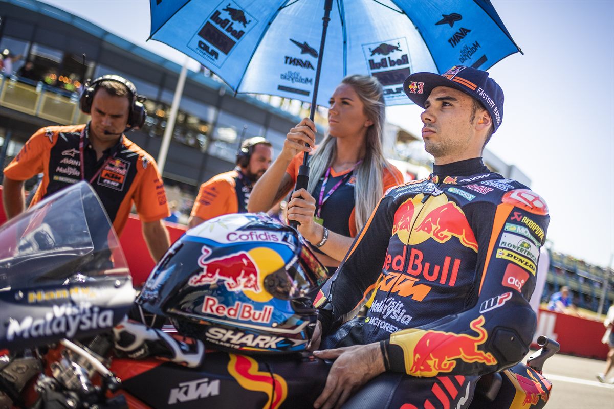 Miguel Oliveira & Staff KTM Moto2 Start TT Circuit Assen 2018