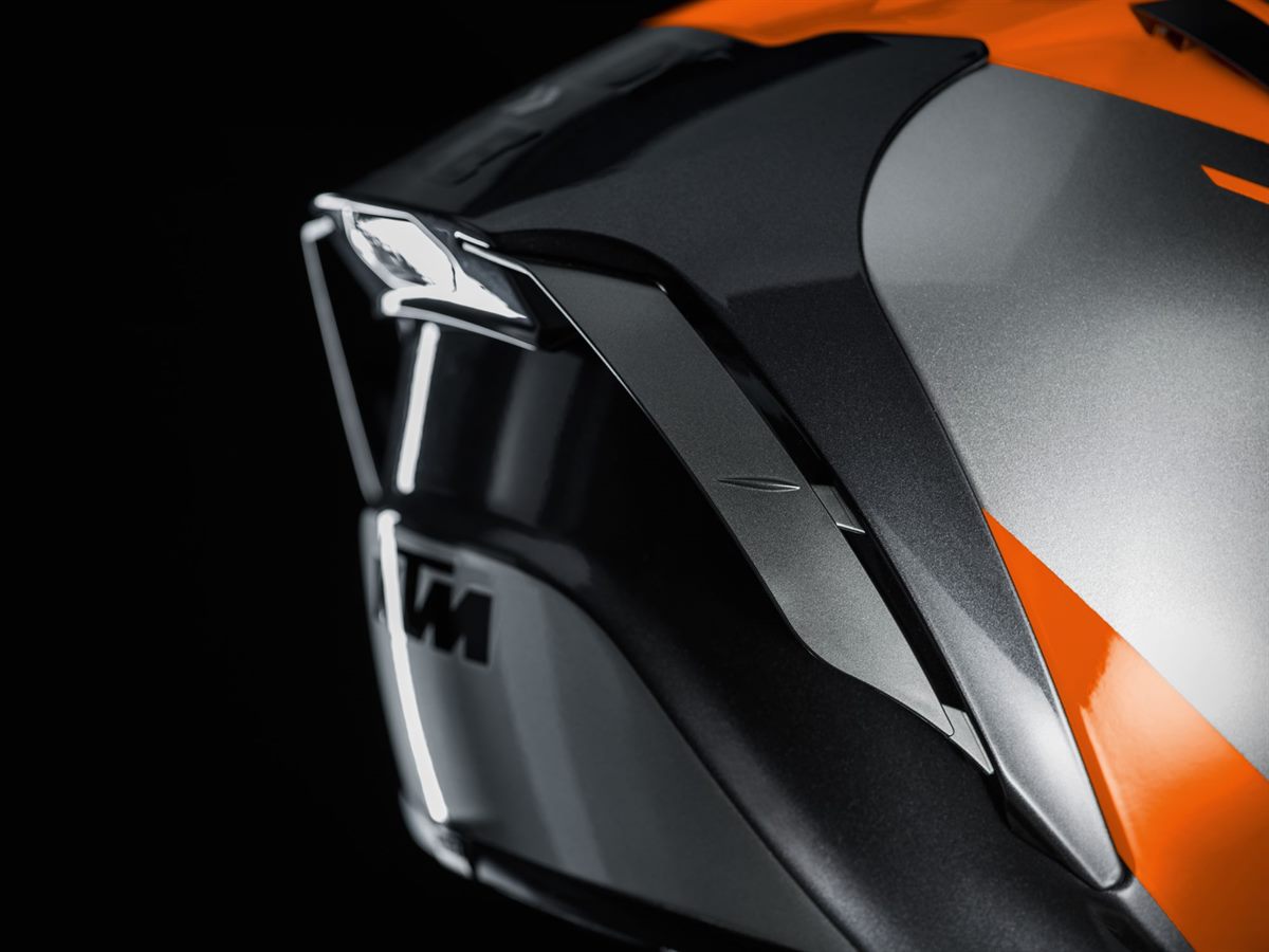 3PW181940X_X SPIRIT III HELMET_Detail 02