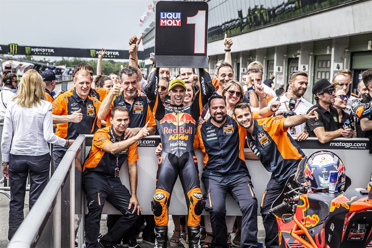 Miguel Oliveira & Team KTM Moto2 Parc Ferme Automotodromo Brno 2018