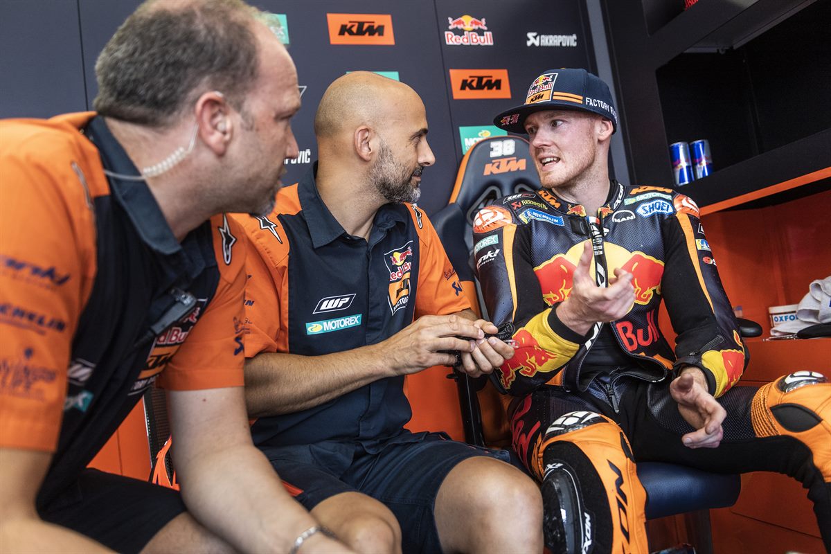 Bradley Smith, Esteban Garcia & Staff Box Red Bull Ring, Spielberg 2018