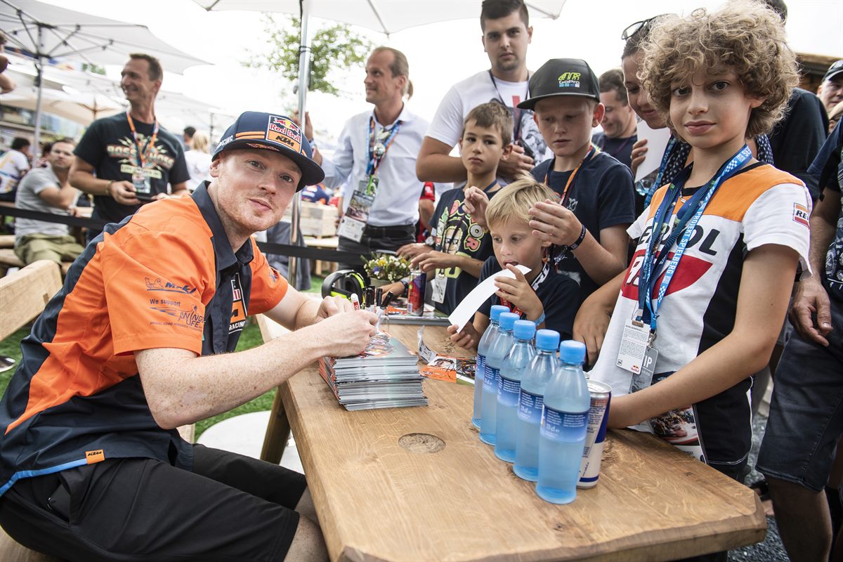 Bradley Smith & Fans Gastgarden Red Bull Ring, Spielberg 2018